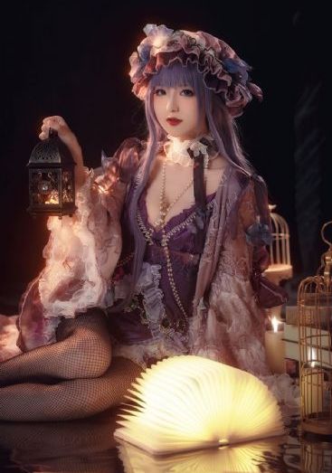 在舞台上衣服掉了的视频_超清高清视频播放